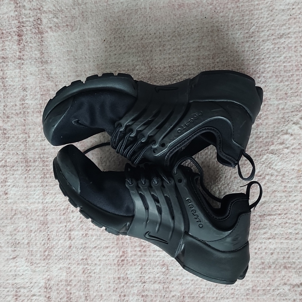 WOMEN'S NIKE AIR PRESTO CASUAL SHOES size 7